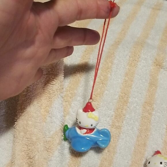 Hello Kitty Ceramic Christmas Ornament Collectable - Picture 6 of 9
